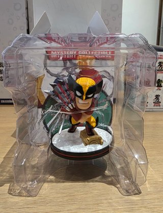 Figura Q-Fig Lobezno McFarlane Qmx
