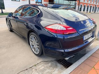 Porsche Panamera 4s
