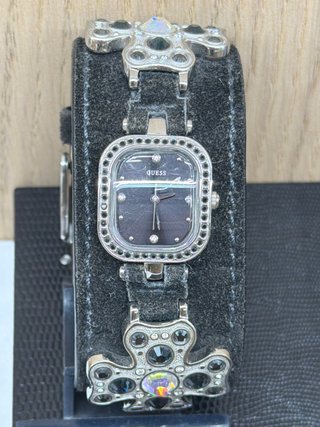 Reloj Guess Negro y Plateado