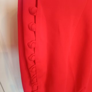 Vestido de cóctel, escote espalda con lazada