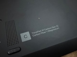 Lenovo ThinkPad X1 Carbon Gen 10 tapa trasera