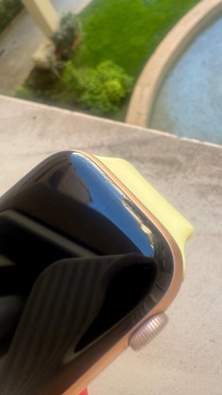 Apple Watch Oro y Correa Amarilla