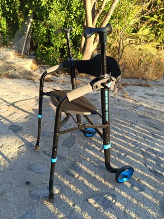 Andador para mayores con asiento