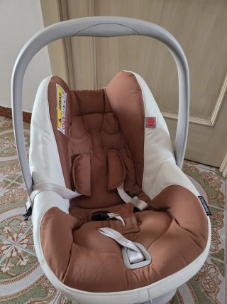 Carro de bebé blanco y marrón bebe car