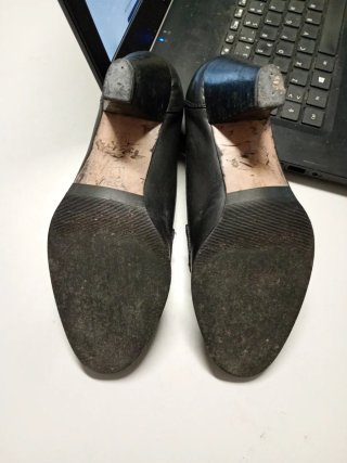 Mocasines Qui T34 Piel Tacón Vintage, negros.