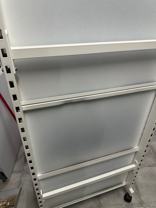Estantería metálica tipo góndola