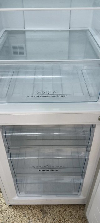 NEVERA COMBI HISENSE NO FROST ENERGÍA A+ 178X60X66