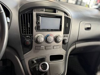 Hyundai H-1 2.5 CRDi VGT Top 9 plazas Chasis Largo