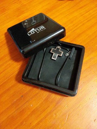 Colgante Cruz Lotus Style Plata Negro