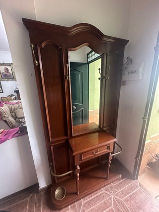 Recibidor madera clásico espejo perchero