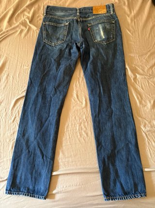 Vaqueros Levi’S  511 azules oscuro. Talla W30 L30.