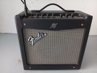 Amplificador Fender Mustang I Negro
