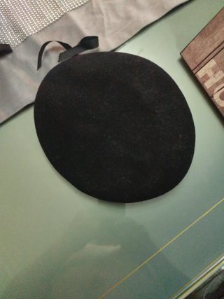 Boina de paracaidista negra con insignias