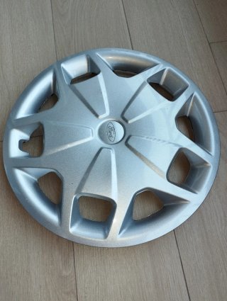 Tapacubo Ford Transit Mk8