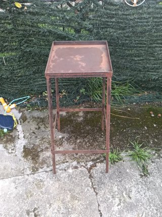 Tavolo ausiliario in ferro