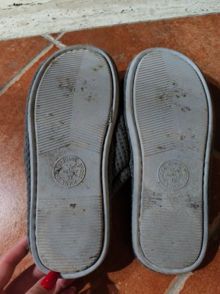 Pantofole grigie con orecchie