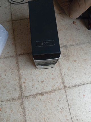 Torre PC Acer Aspire Negra,con pantalla de regalo
