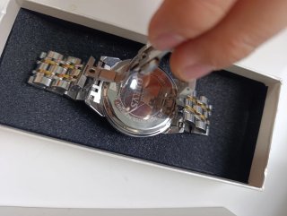 Reloj Olevs bicolor dorado y plateado
