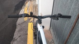 Bicicleta Eléctrica Blanca rockrider ST 100 27,5"