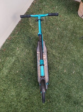 Patinete Empire EM-200 Ruedas 200mm ABEC 9