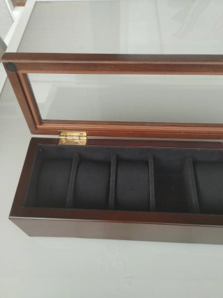 Caja de madera para 6 relojes con tapa de cristal