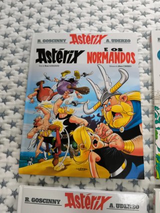 Comics en galego de Astérix.
