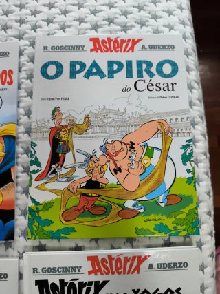Comics en galego de Astérix.
