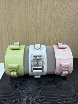 Reloj Guess con 2 correas intercambiables