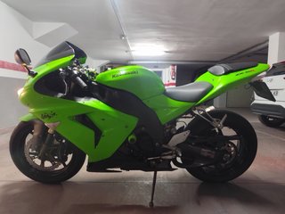 Kawasaki ZX-10R Verde Sportbike