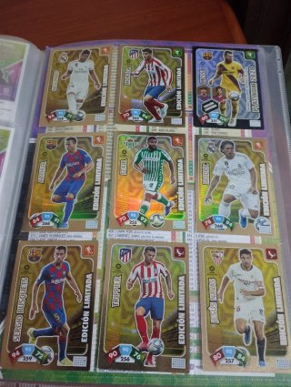 Álbum Adrenalyn LaLiga Santander 19/20 + 500 Cromo