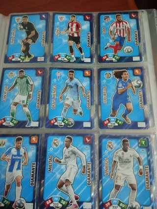 Álbum Adrenalyn LaLiga Santander 19/20 + 500 Cromo