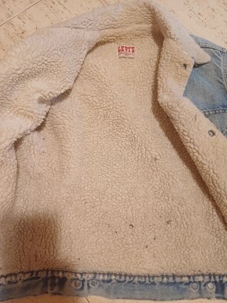 Cazadora Levi's vintage con forro sherpa