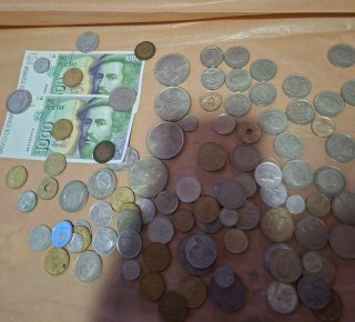 Lote de monedas y billetes españoles