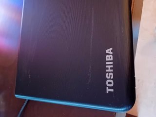 Ordenador portátil Toshiba negro
