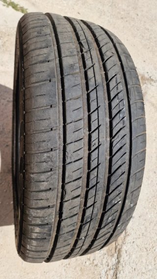 Neumático 255/50/19