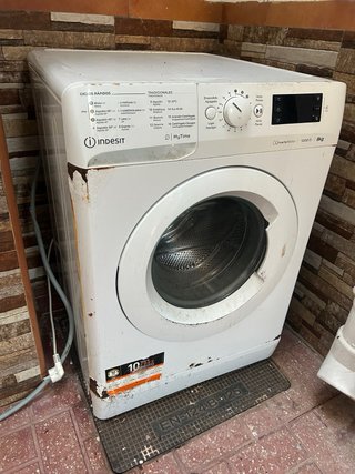 Nevera Samsung Blanca y lavadora indesit