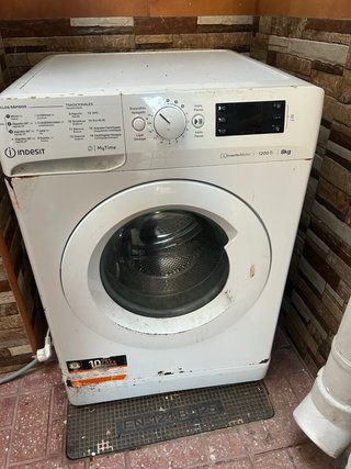 Nevera Samsung Blanca y lavadora indesit