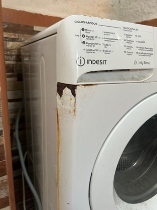 Nevera Samsung Blanca y lavadora indesit