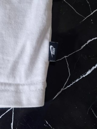 Camiseta Nike Blanca con Bolsillo