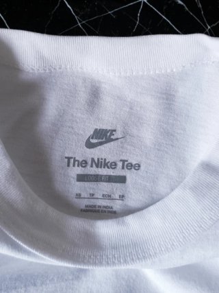Camiseta Nike Blanca con Bolsillo