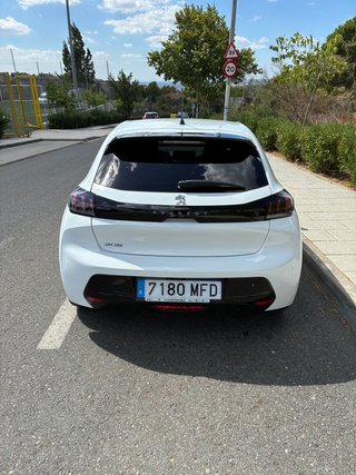 Peugeot 208 1.2 PureTech 100CV Allure Pack (2023)