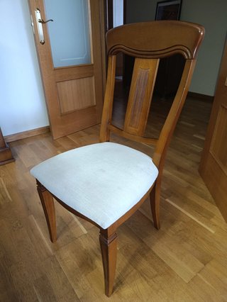 Vitrina y mesa comedor madera maciza