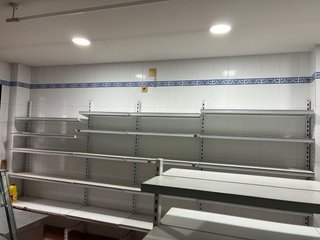 Estanterías comerciales aluminio blanco