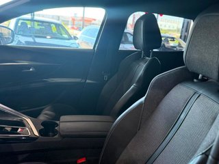 Peugeot 3008 180 e-EAT8 Allure Pack