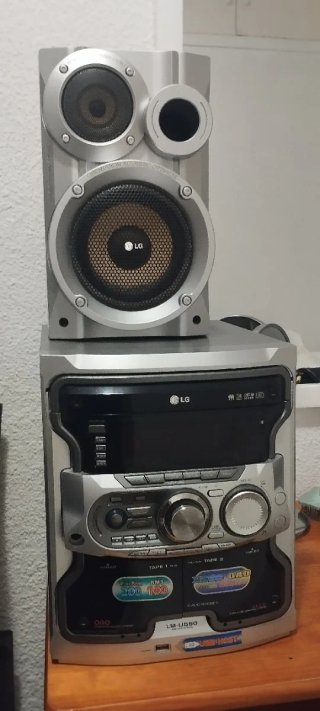 Equipo de música LG LM-U550A