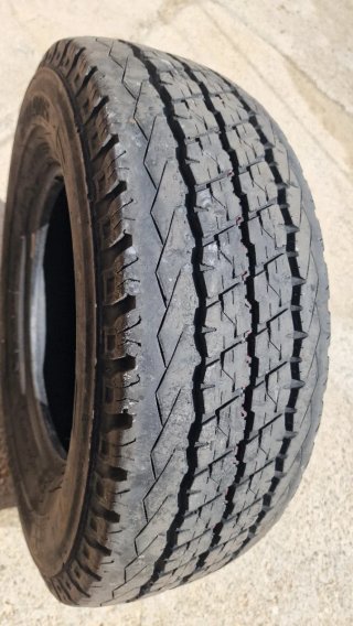 Neumático 225/70/15C