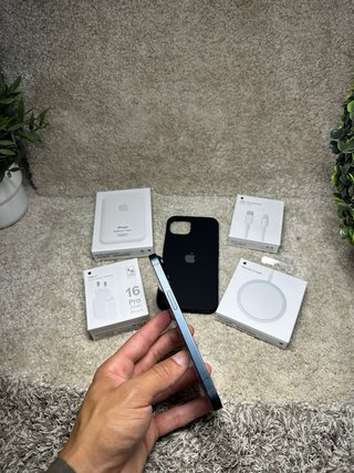 iPhone 14 Negro + Accesorios