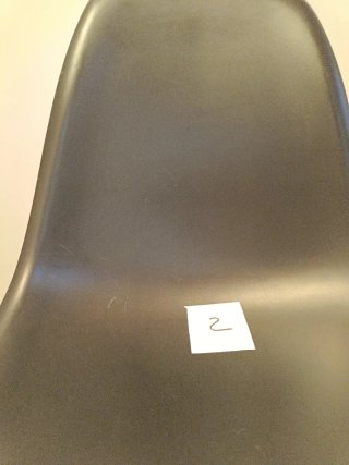 Sillas Plastic de Eames fabricadas por Vitra