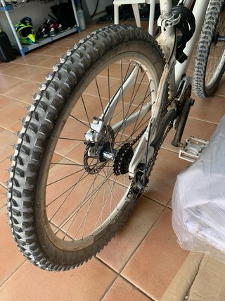 Bicicleta Mondraker Blanca