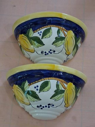 2 Bellissimi Vasi da Parete in Ceramica